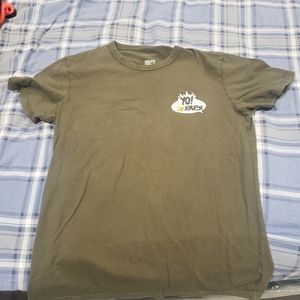 Medium American Eagle MTV shirt